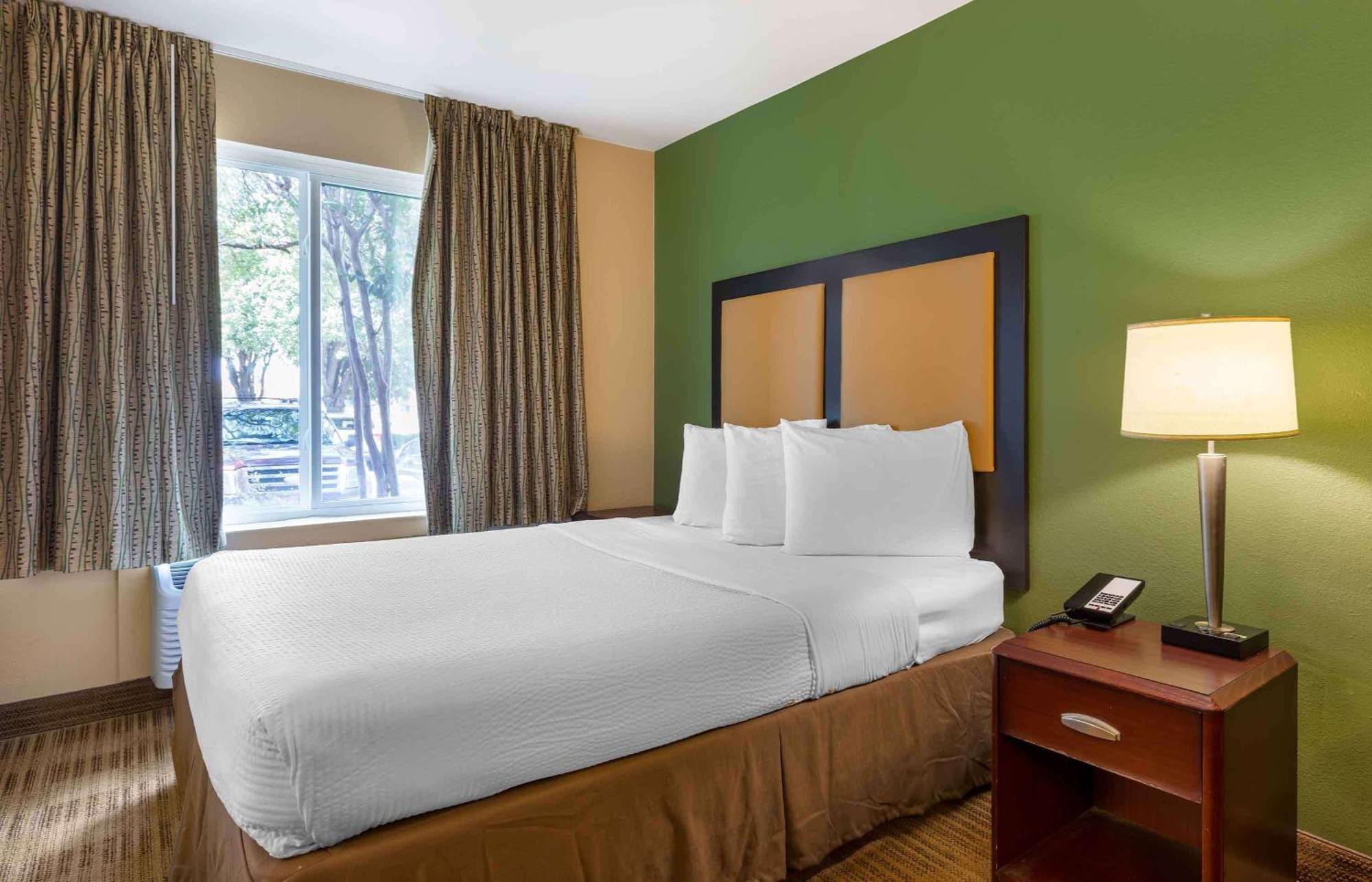 Extended Stay America Select Suites Tampa Airport Memorial Hwy West Chase Eksteriør bilde