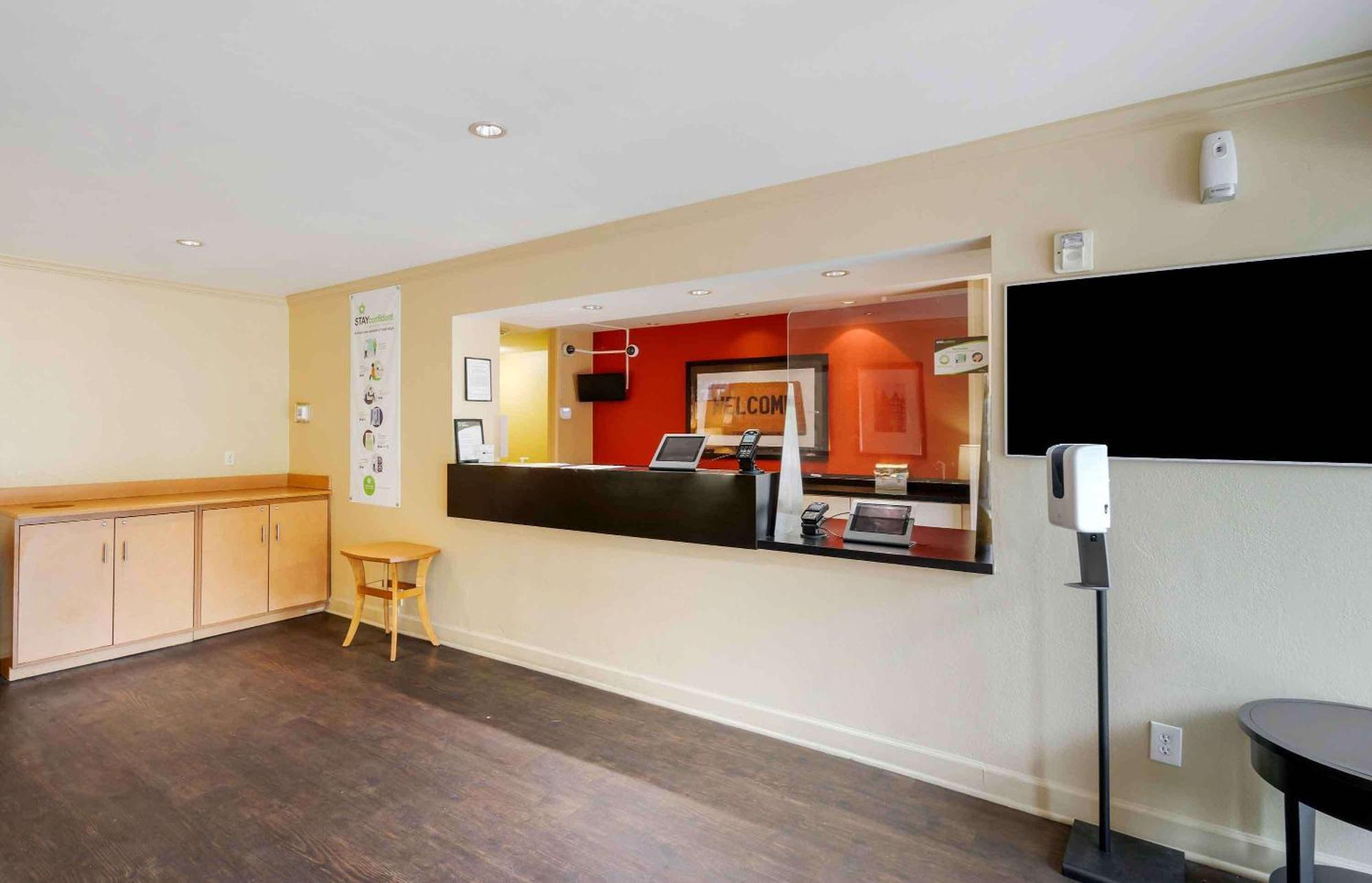 Extended Stay America Select Suites Tampa Airport Memorial Hwy West Chase Eksteriør bilde
