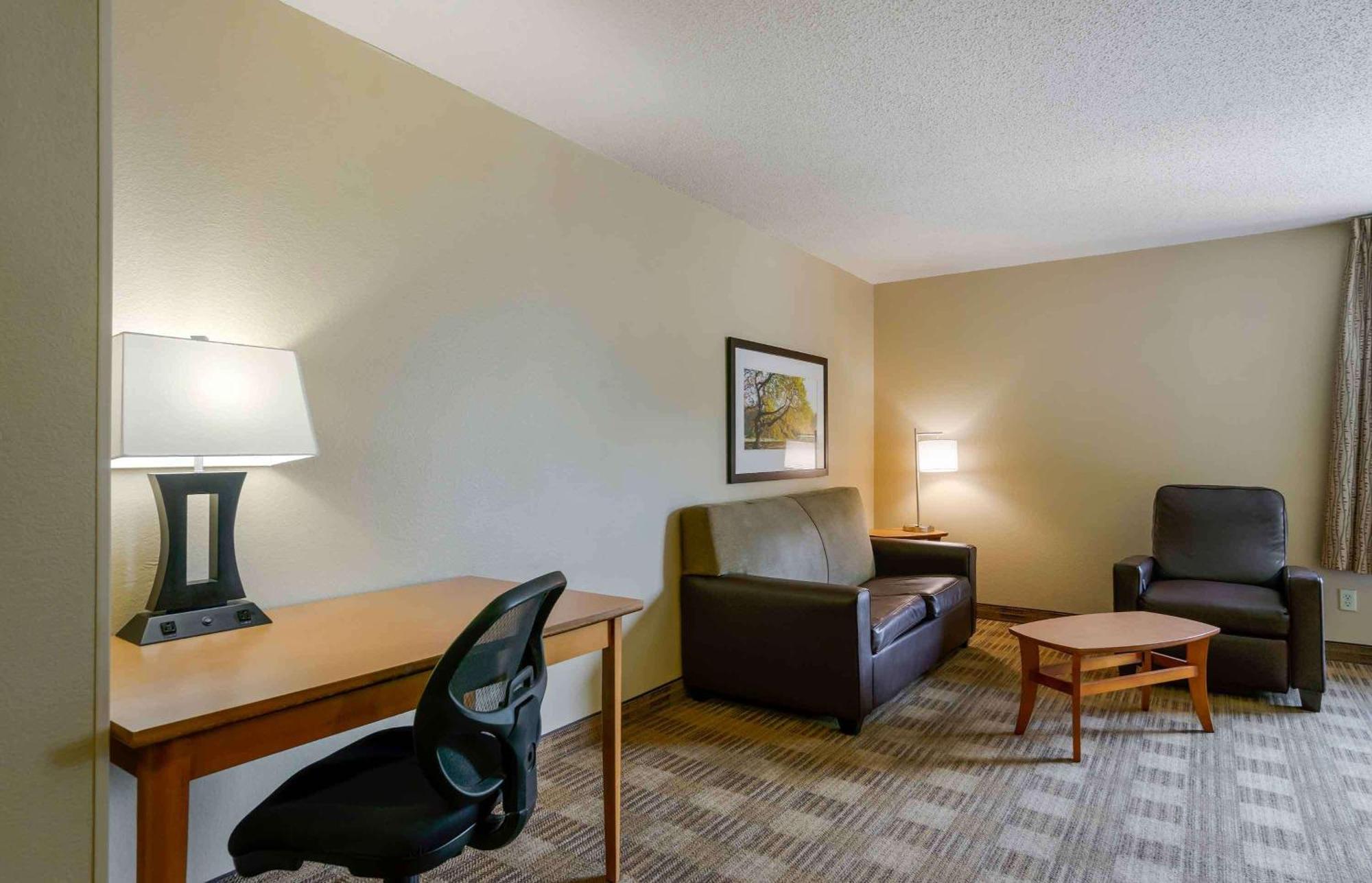 Extended Stay America Select Suites Tampa Airport Memorial Hwy West Chase Eksteriør bilde